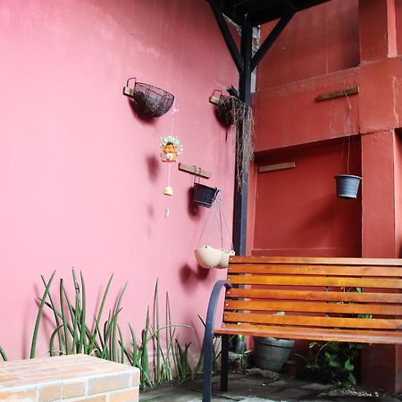 Rada Arak 79/4 Hostel Chiang Mai Exterior photo