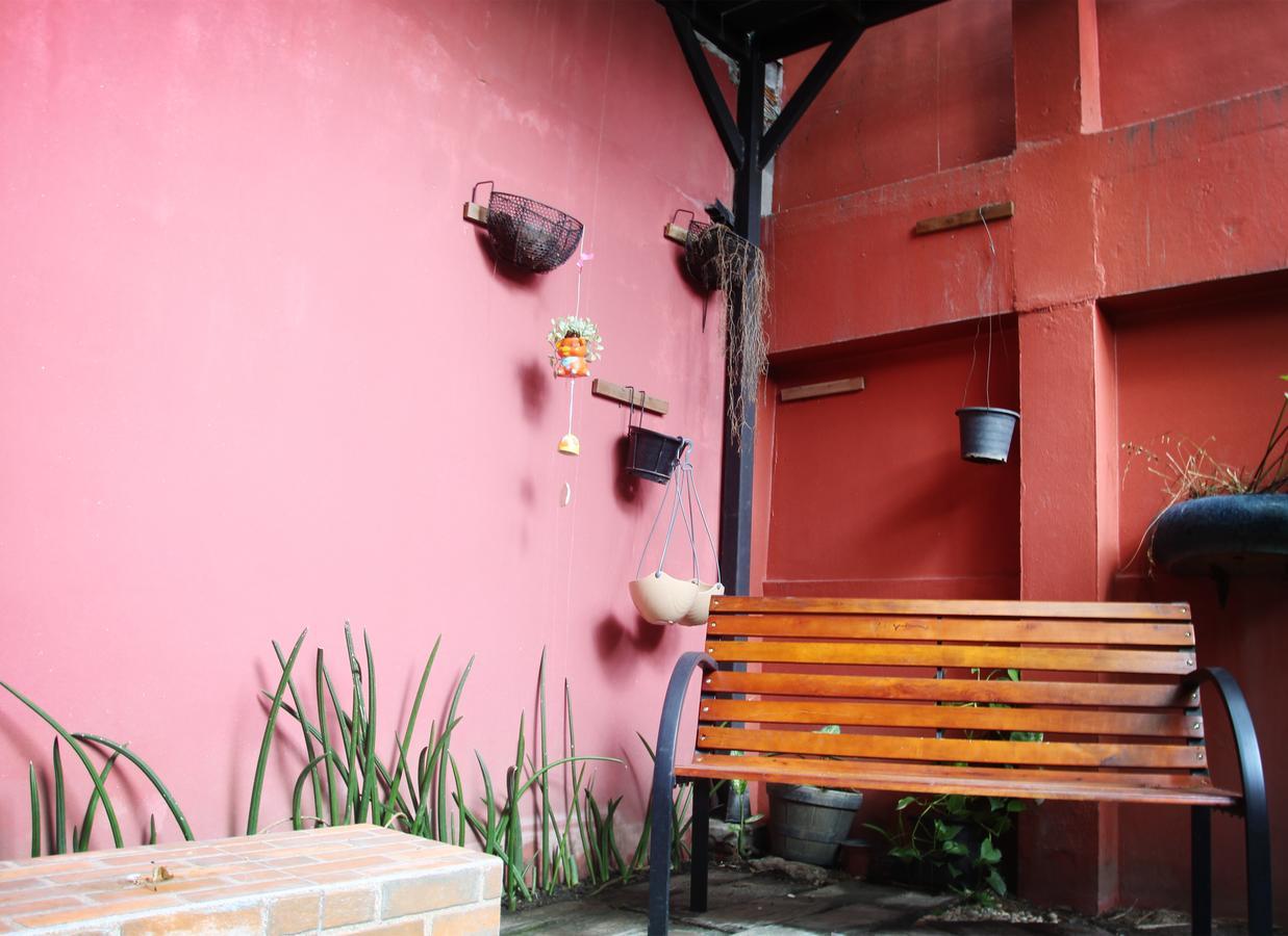 Rada Arak 79/4 Hostel Chiang Mai Exterior photo
